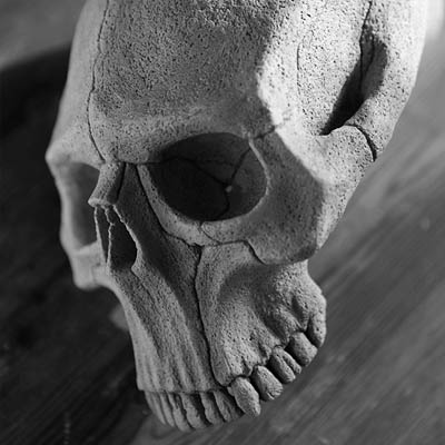 <b>The 'Geometric Skull'</b><br>in traditional clay<br>The 'Geometric Skull' in clay.